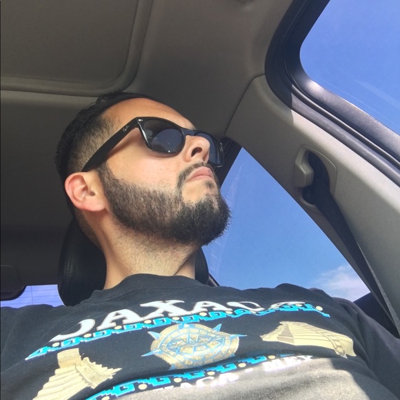 Meet your Posher, Esteban - Picture 1 of 1